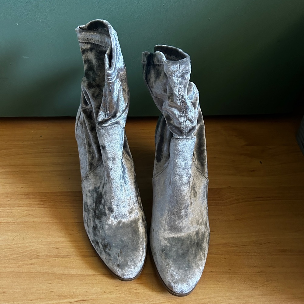 Forever 21 Grey/Silver Crushed Velvet Boots